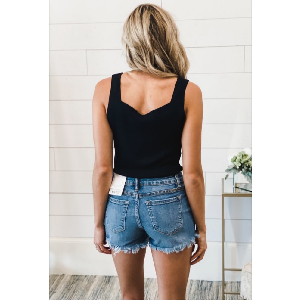 RESTOCK! Aria Peek-A-Boo Leopard Shorts - Picture 3 of 6